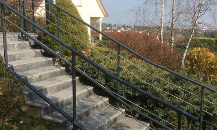 Pose de rampe d'escalier Dijon